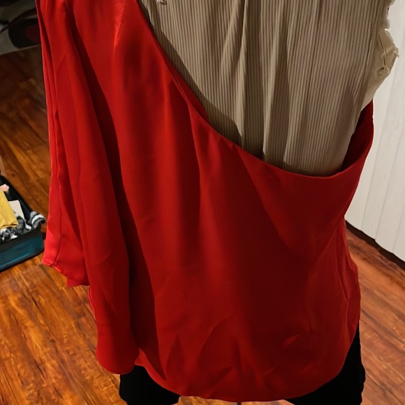 Red one shoulder - Picture 4 of 4